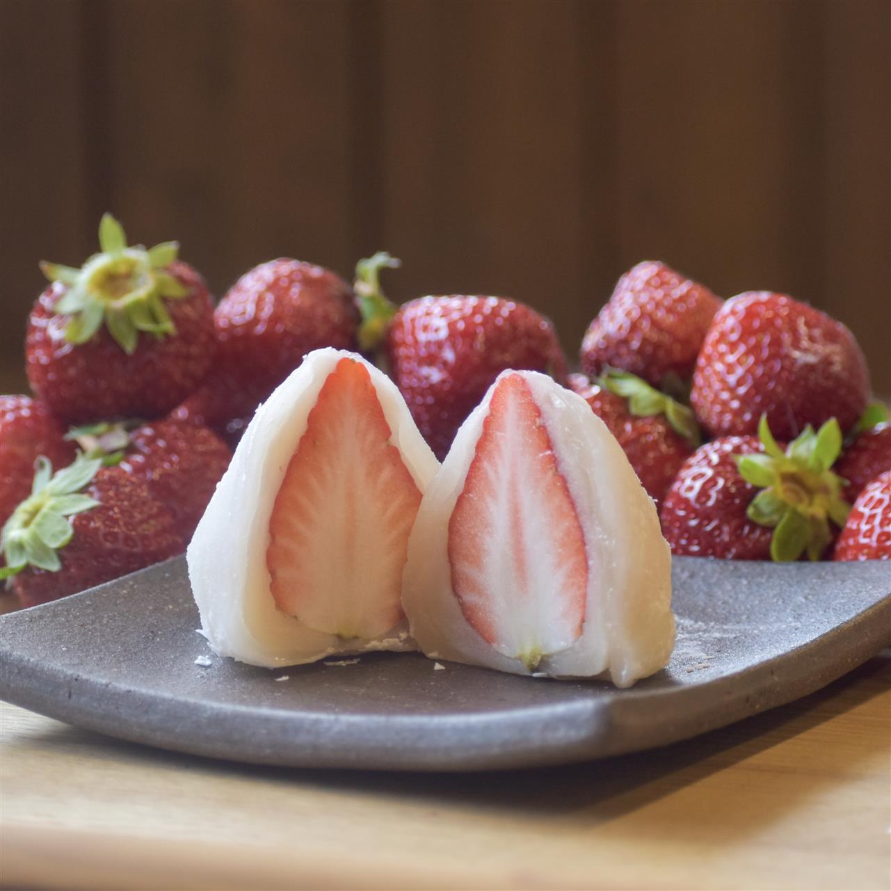 滋賀県産「みおしずく」を使用した苺大福が登場♪